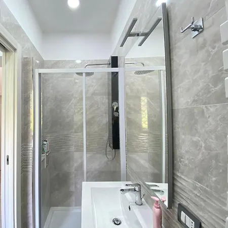 Luxury Panoramic Apartament Neapol